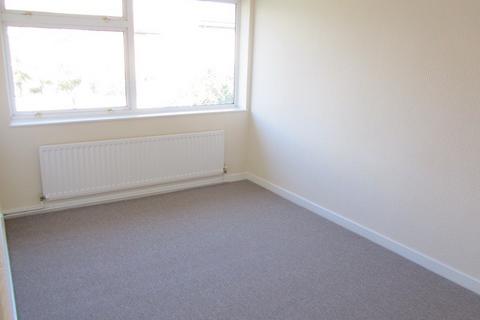 2 bedroom maisonette for sale, Hartford Road, Epsom, Surrey. KT19 9JD