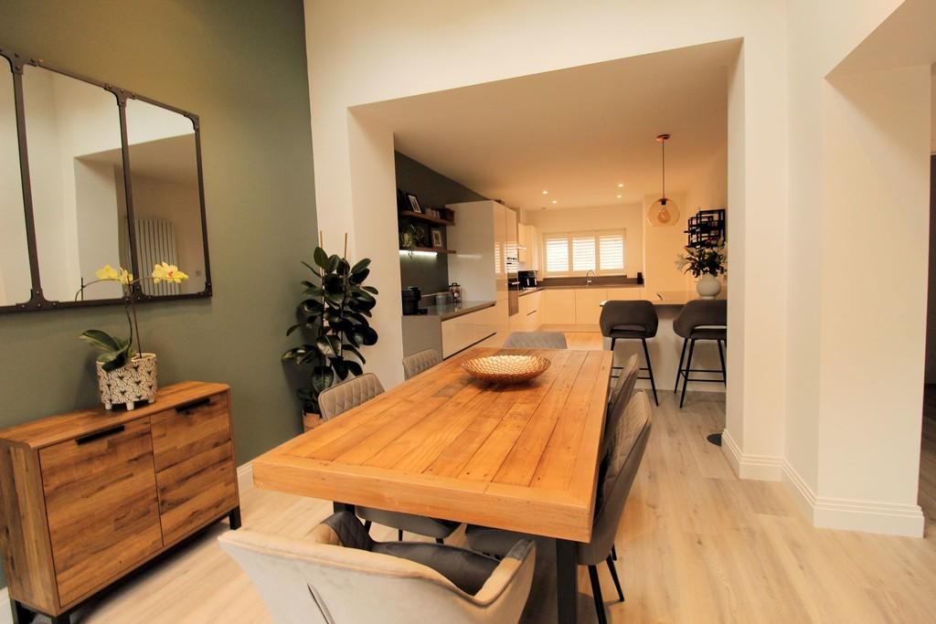 Dining room into kitchen