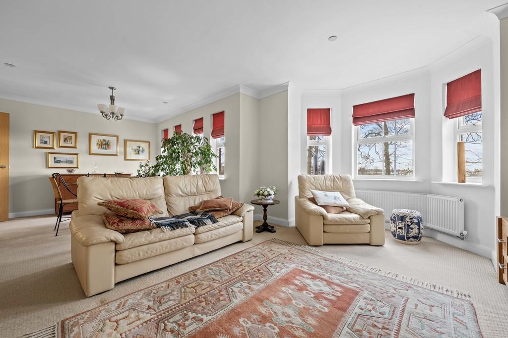 12 Charlton Court, Hoole Road, CH2 3 PB-4