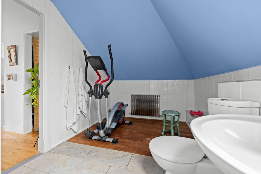 12 Charlton Court, Hoole Road, CH2 3 PB-13