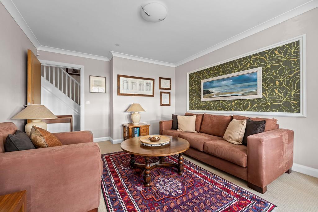 12 Charlton Court, Hoole Road, CH2 3 PB-9
