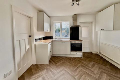 3 bedroom semi-detached house for sale, Elmhurst Avenue, Melton Mowbray