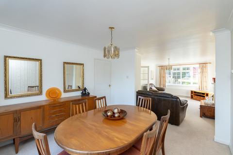 undefined, North Close, North Holmwood