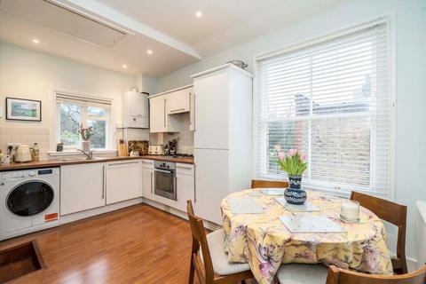 2 bedroom flat for sale, Silver Crescent, London W4