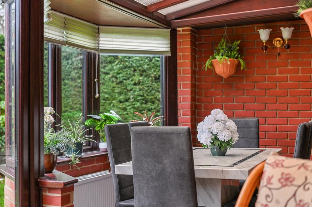 11 Baronia Croft-liftstyle