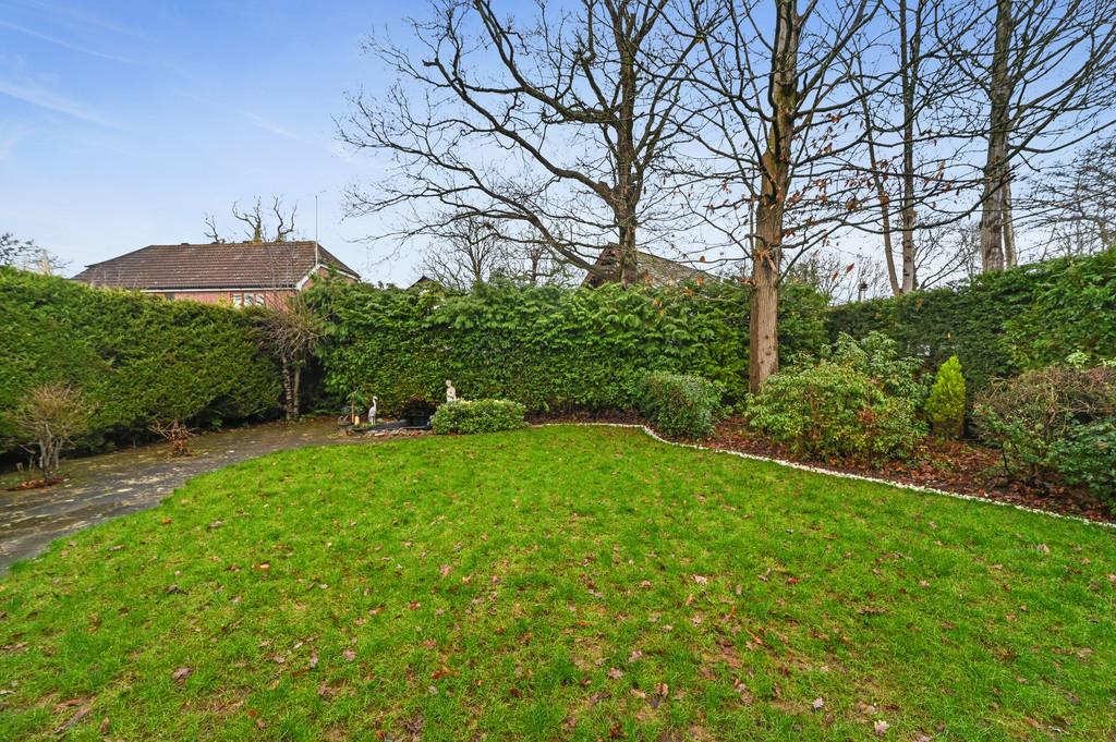 11 Baronia Croft-garden1