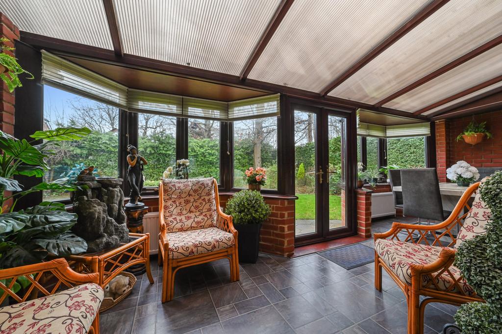 11 Baronia Croft-gardenroom1