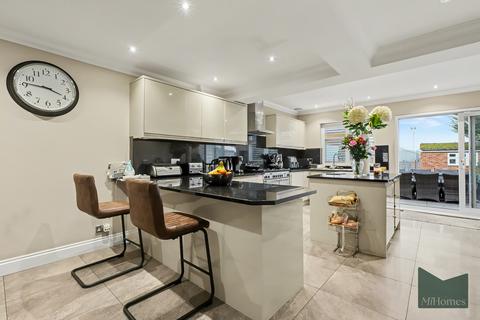 4 bedroom semi-detached house for sale, Westpole Avenue, Cockfosters