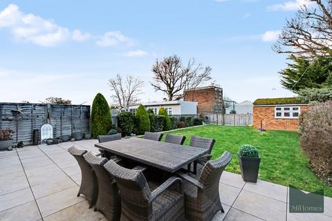 4 bedroom semi-detached house for sale, Westpole Avenue, Cockfosters