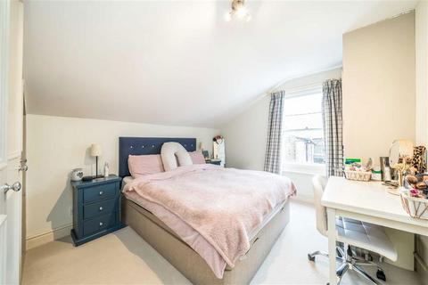 3 bedroom flat for sale, Corrance Road, London SW2