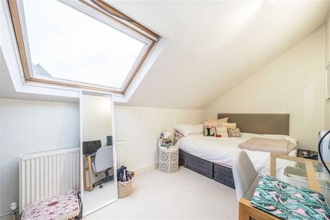 3 bedroom flat for sale, Corrance Road, London SW2