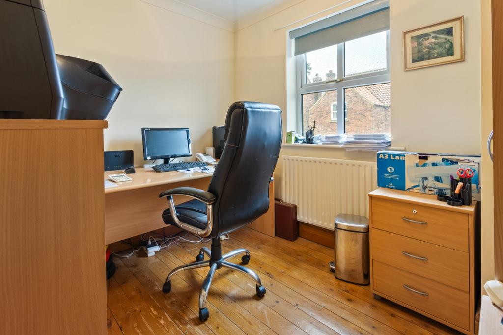 Bedroom/Office