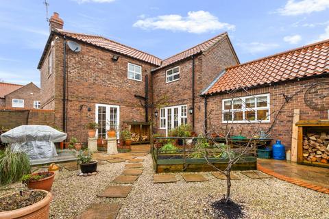 4 bedroom detached house for sale, Beck Farm Mews, Barnoldby le Beck, Grimsby, N.E.Lincolnshire, DN37