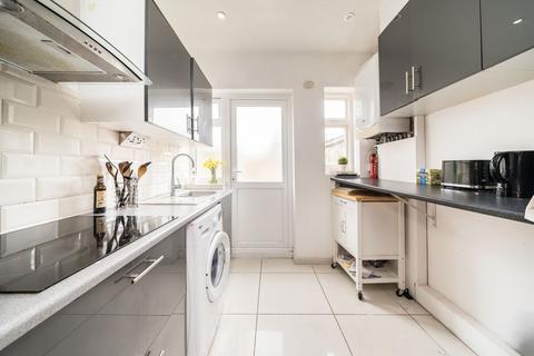 undefined, Holdernesse Road, London SW17