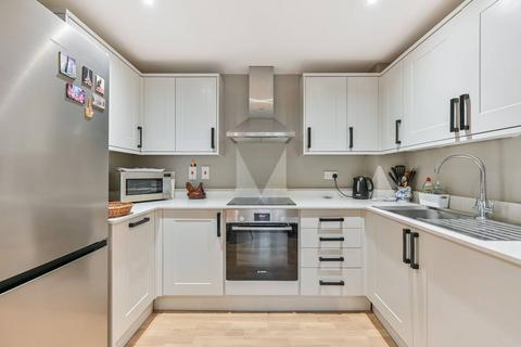 2 bedroom flat for sale, Wexham Road, Slough, SL1
