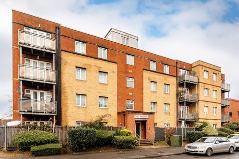 2 bedroom flat for sale, Wexham Road, Slough, SL1
