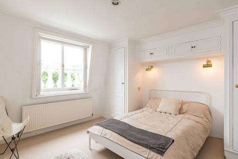 3 bedroom flat to rent, Onslow Gardens, Chelsea, London, SW7