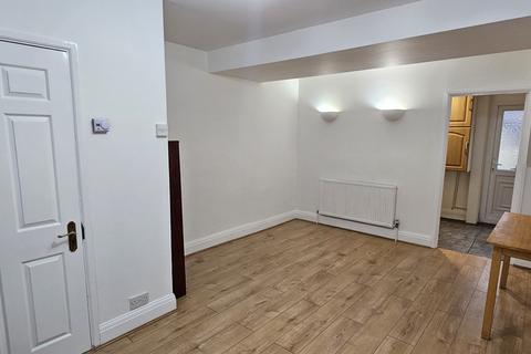 2 bedroom terraced house to rent, Plaistow, London, E13