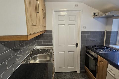 2 bedroom terraced house to rent, Plaistow, London, E13