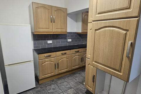 2 bedroom terraced house to rent, Plaistow, London, E13