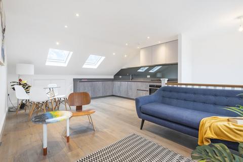 2 bedroom flat to rent, Weltje Road, London, W6