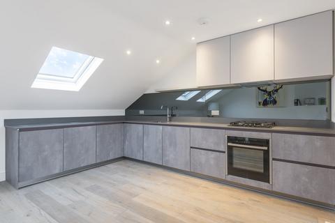 2 bedroom flat to rent, Weltje Road, London, W6