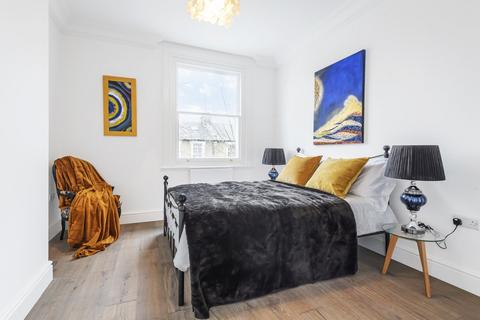 2 bedroom flat to rent, Weltje Road, London, W6