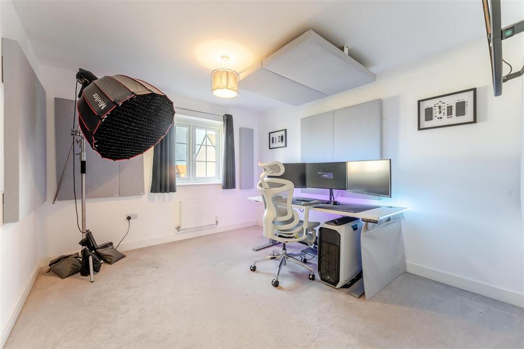 N - bedroom.jpg