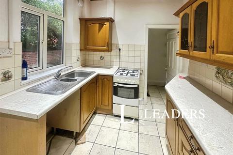 3 bedroom semi-detached house to rent, Claridge Road, ST4