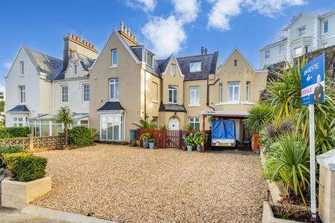 6 bedroom end of terrace house for sale, St. Lukes Road, Torquay TQ2
