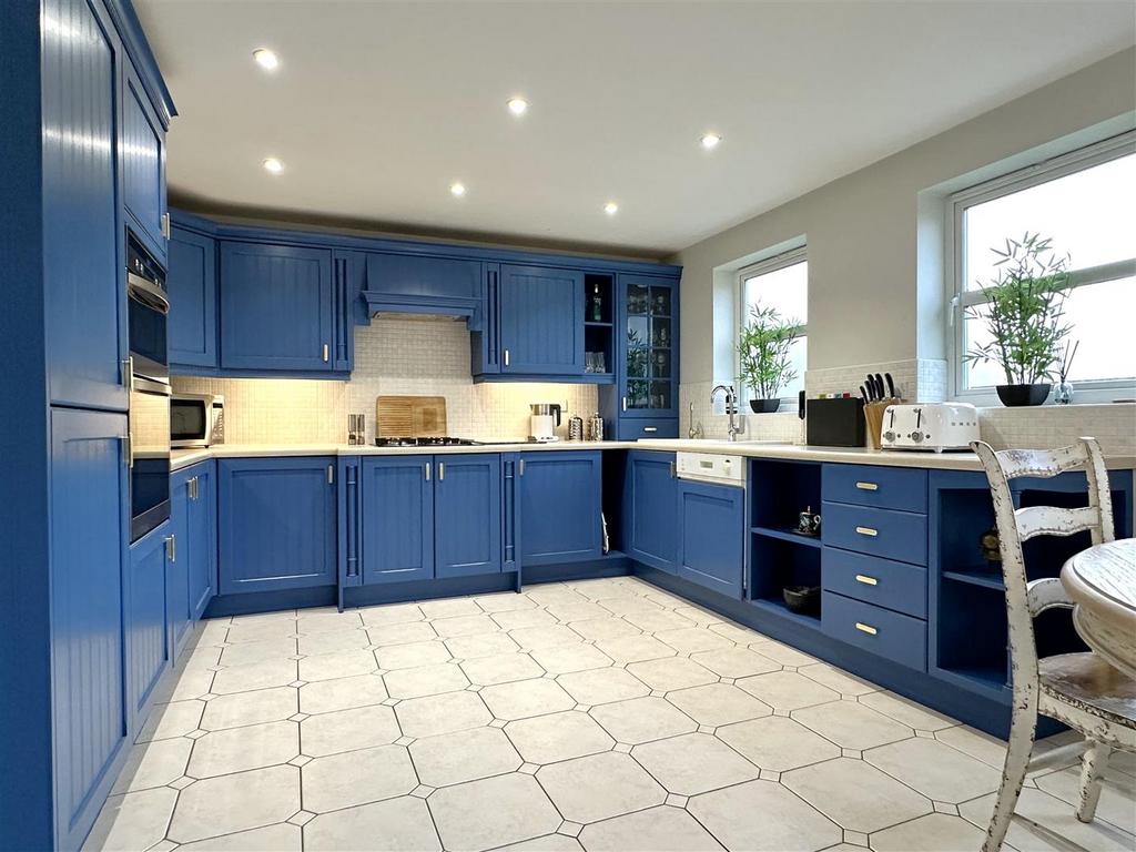 Modern Kitchen 455