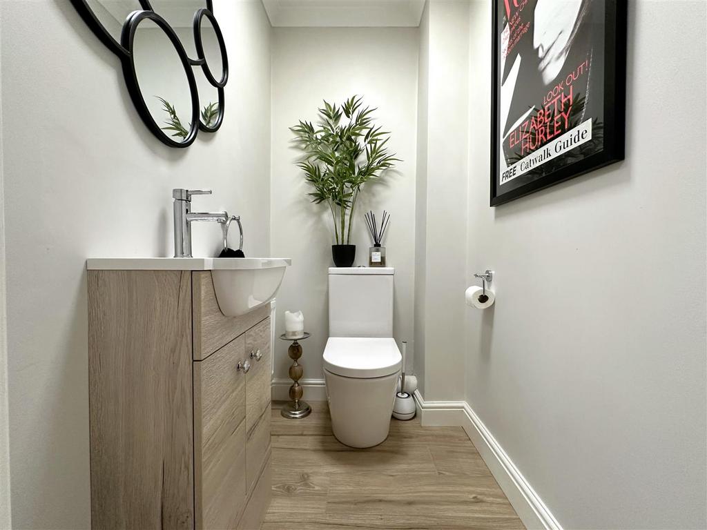 Ground Floor W.C 440