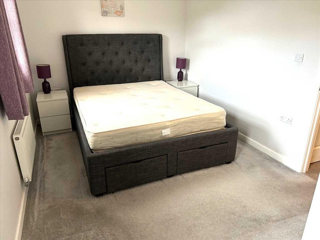 Bedroom 1 :