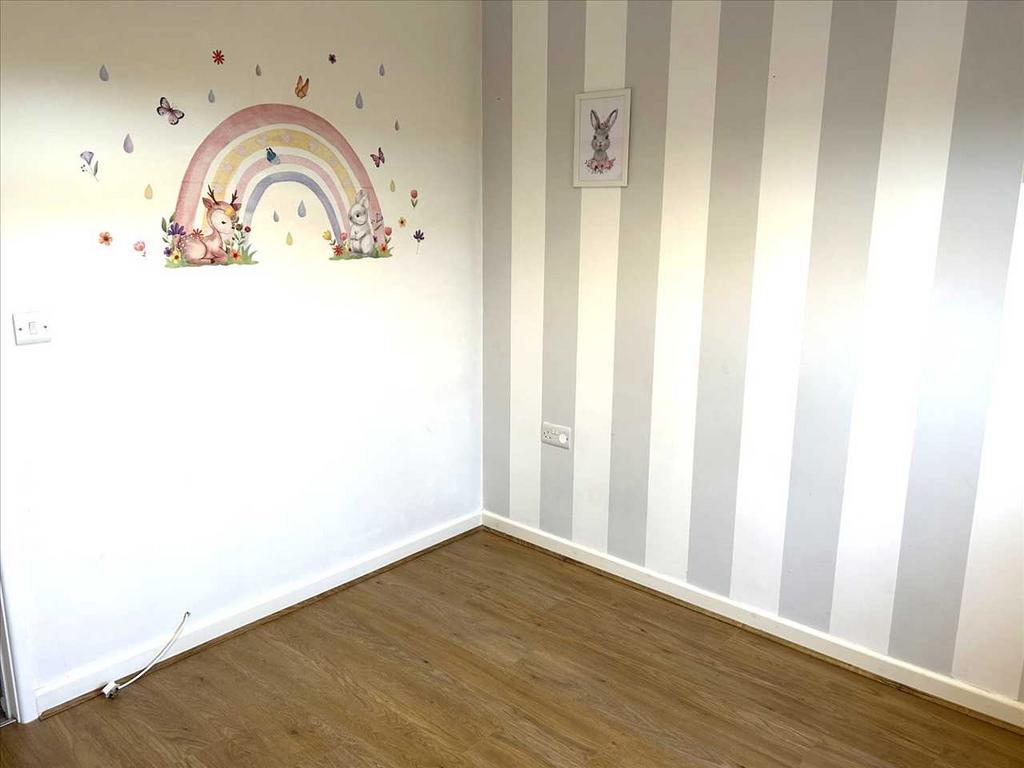 Bedroom 2 :