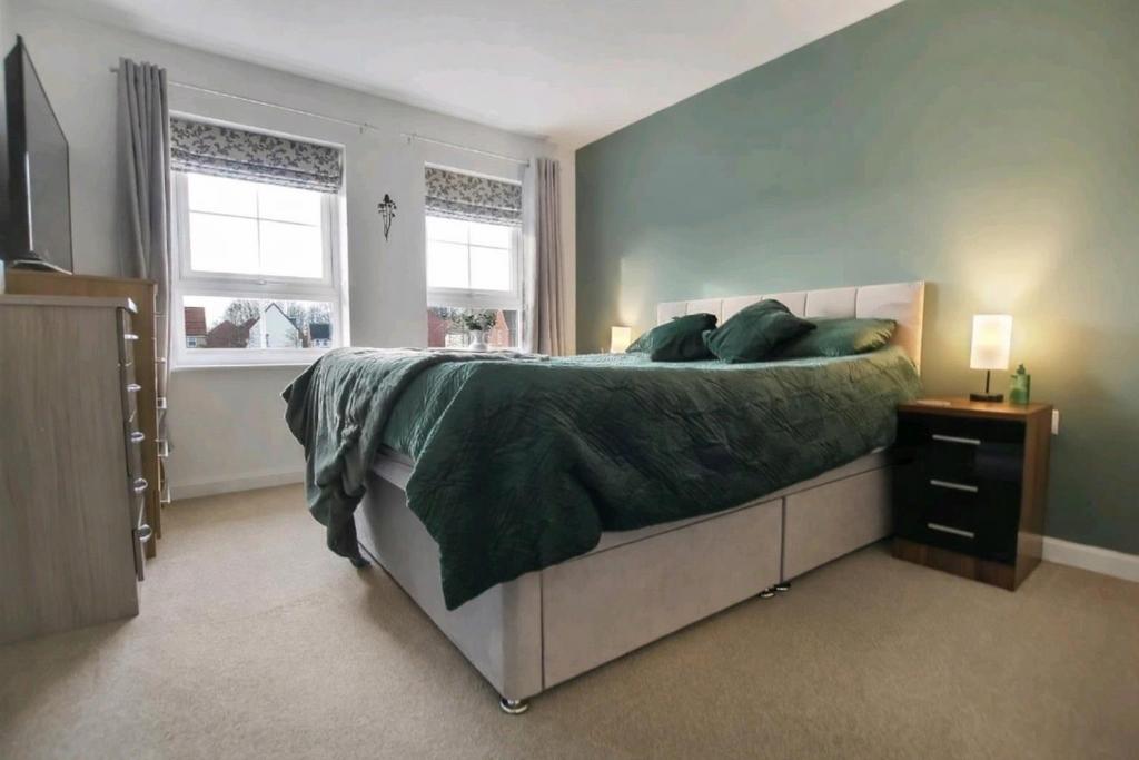 5 All Saints Bed 2.png