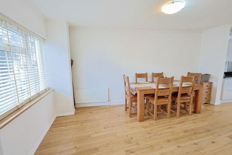 undefined, The Greenway, London NW9