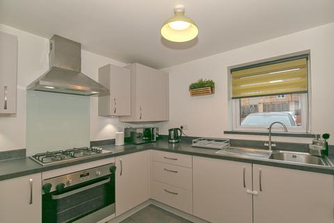 2 bedroom flat for sale, Vespasian Road, Fairfields, MK11
