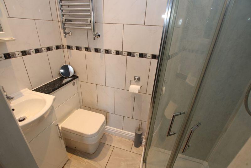 Ensuite to Bed 1