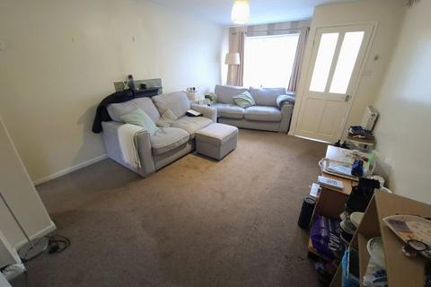 2 bedroom house to rent, Cliff Mount, Leeds