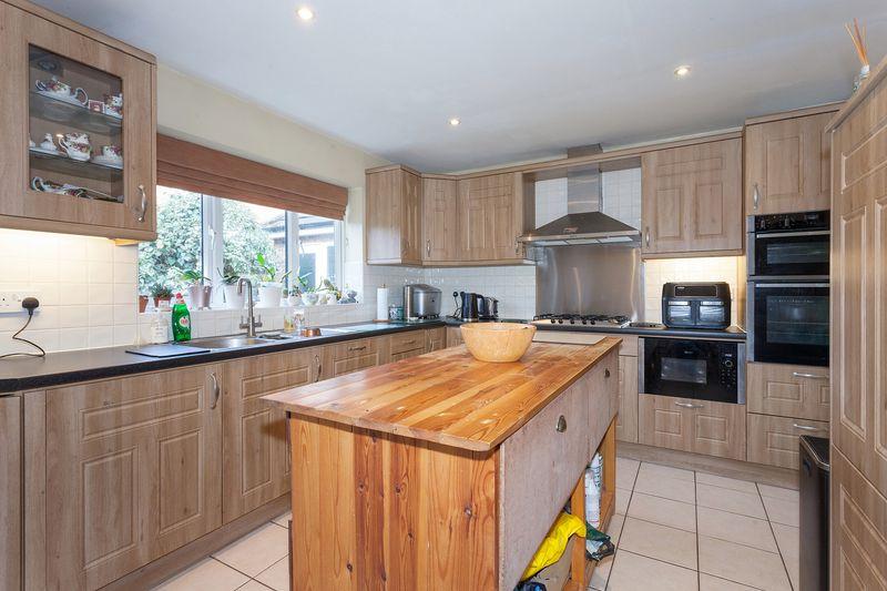 Dining kitchen