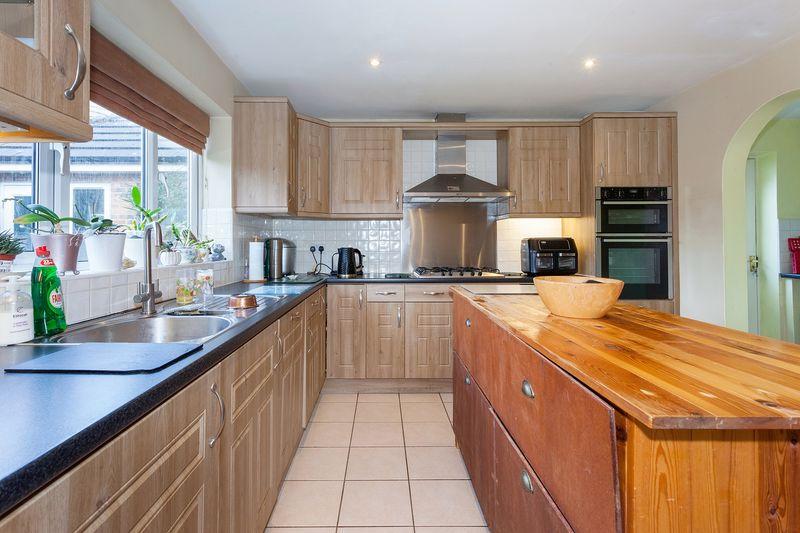 Dining kitchen