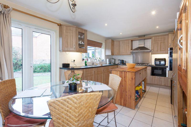 Dining kitchen