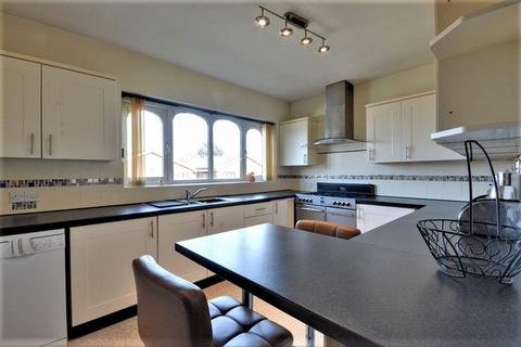 undefined, To Let - Park Avenue, Southport - Two Bedroom Duplex Apt