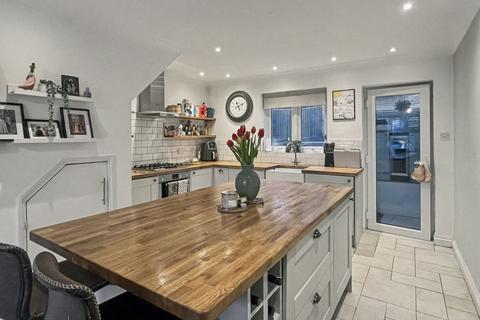 3 bedroom end of terrace house for sale, Hillary Road - A Beautiful Home