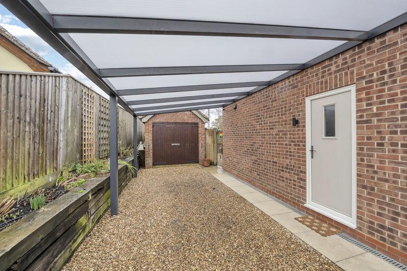 Carport & Garage