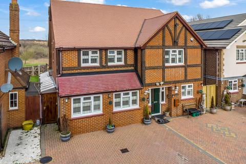 5 bedroom detached house for sale, Bittern Close, Cheshunt EN7