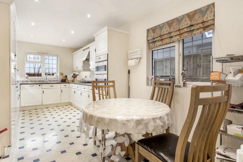 5 bedroom detached house for sale, Bittern Close, Cheshunt EN7
