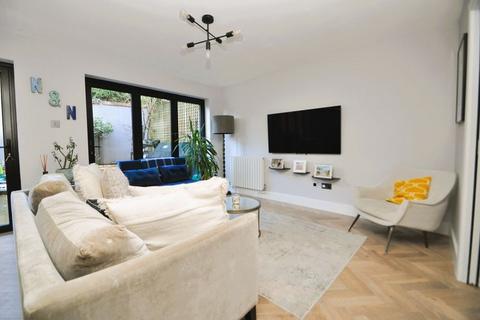 3 bedroom mews for sale, The Farthings Private Development, Kingston Upon Thames