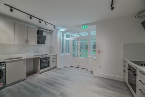 undefined, Great Cambridge Road, Waltham Cross EN8