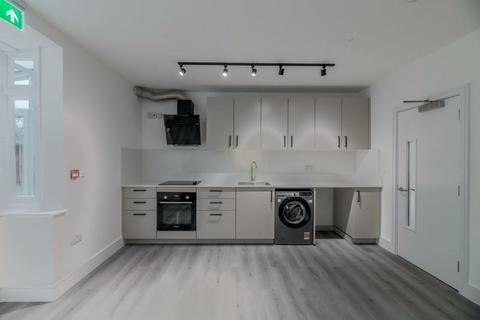 undefined, Great Cambridge Road, Waltham Cross EN8